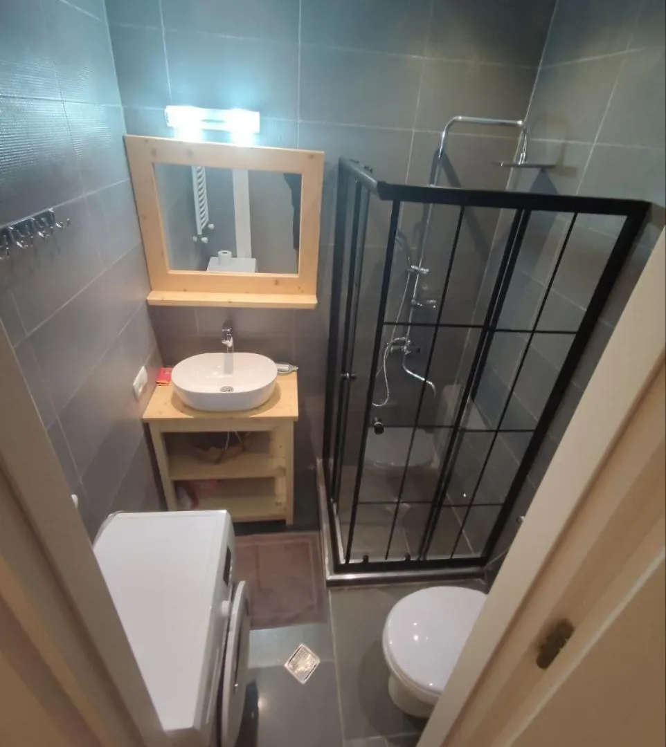 New Apartment Barnaba Close To Holiday Inn ティビリシ